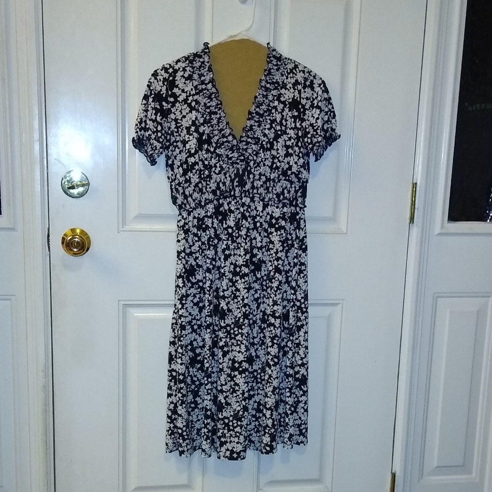 EN FOCUS Dress SZ 6